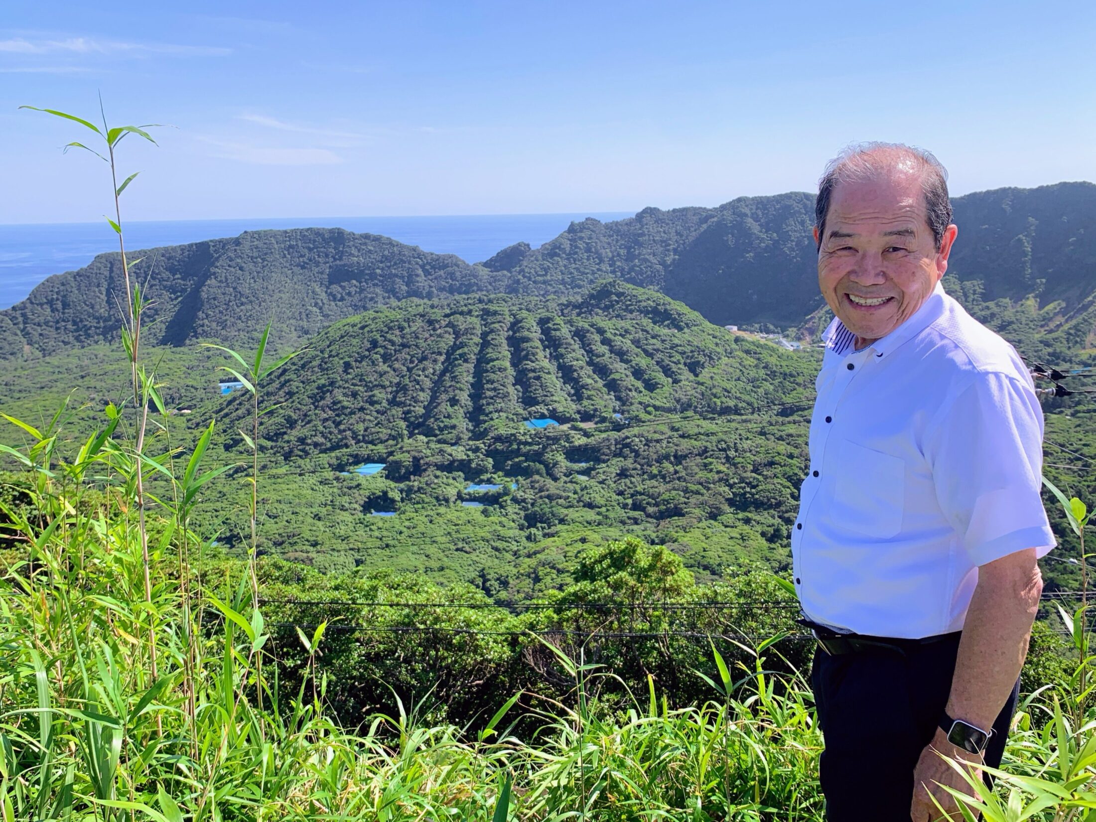 「市町村長・理事長に聞く－第４回佐々木宏青ヶ島村長」を掲載